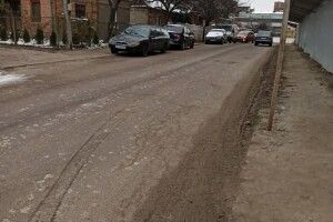 Машину будівельної фірми у Луцьку вкотре оштрафували за бруд на дорозі (Фото)