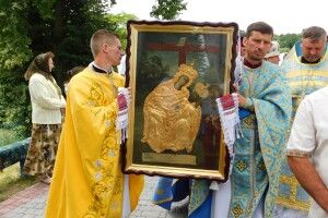 В Охлопові  віряни вклонилися чудотворній іконі «Не ридай за мною, Мамо»