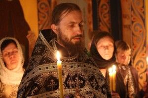 Намісник Жидичинського монастиря закликає вірян брати участь у полуношниці