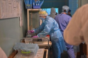 «Українець помер, віддавши свої 15 хвилин кисню синові»: історія виявилася фейком