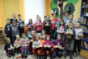 У Луцьку вдарили по дощовій погоді... ліпленням сніговиків! (фото)