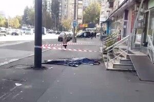 Мати з дитиною випали з вікна і загинули (Відео) 