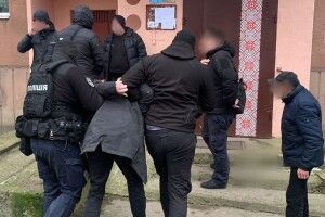 У Луцьку викрили групу наркоторговців (Фото)