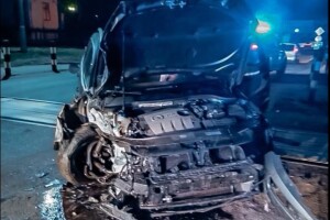 На Волині неповнолітній юнак влетів у опору (Фото)