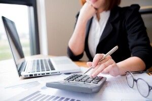 Судитимуть бухгалтериню одного зі столичних вишів: «наварила» на студентах три мільйони