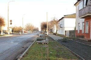 У Любешові триває ремонт тротуарів 