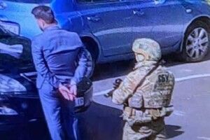 Впіймали на хабарі голову Одеської митниці