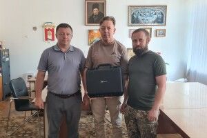 Громада на Волині передала квадрокоптер захисникам
