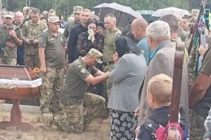 На Волині провели в останню земну путь Героя Леоніда Лещука