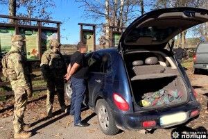 Житель Луцька хотів «продати» зброю та боєприпаси у сусідній області (Фото)  