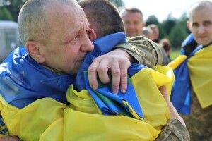 Наймолодшому – 24 роки, найстаршому – 62: Україна повернула з російського полону Захисників (Фото)