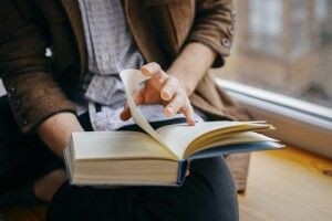 Злодія засудили до читання книжок Франка та Толстого