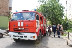 У Нововолинську дворічна дитина зачинила себе у квартирі