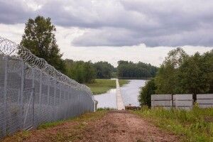 Латвія закриє пункт пропуску на кордоні з Білоруссю через хвилю мігрантів