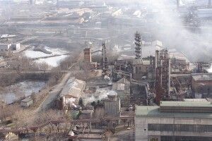 Окупанти спалюють тіла своїх загиблих на металургійному заводі в Донецьку