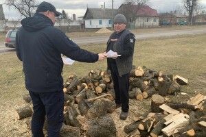 Цуманчан вчили відбиватися від червоного півня (фото)