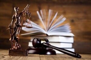 Суд зобов’язав проросійського агітатора вивчити пісню «Батько наш Бандера»