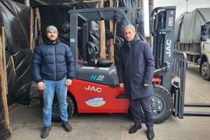 Напередодні Нового року громада на Волині передала військовим «подарунки»