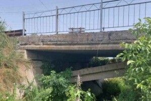 У селі біля Луцька обвалюється міст