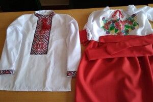 Головненські ліцеїсти подарували вишиванки ровесникам зі Сходу України 