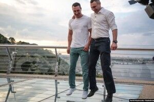 Кличко на відкритті нового пішохідно-велосипедного мосту: «Раніше подібних проектів в Україні не втілювали»