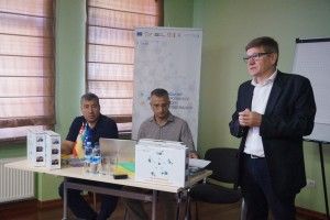 У Луцьку вчили: «Головне – діти, а не захист красивої будівлі школи»