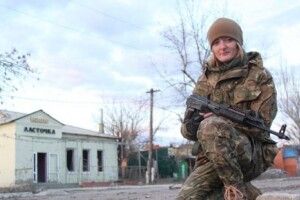 Суд звільнив з-під варти ветеранку АТО, яку обвинувачують в конвоюванні полонених бійців ЗСУ в окупованому Донецьку
