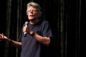 Славетний американський письменник для українців опублікував своє фото зі словами підтримки