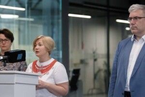 Без «розстрільних трійок»: «Європейська солідарність» ініціює зміни до законів про олігархів і КСУ