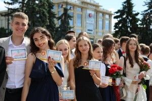 230 випускників стали гордістю Луцької громади (Фото)