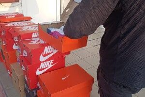 На Волинській митниці затримали партію брендового товару