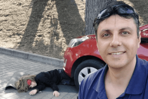 Посеред вулиці вибухнула автівка: з'явилися подробиці про загиблого чоловіка (Фото)