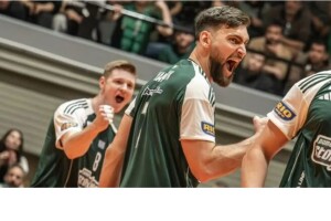 Уродженцю Волині гучно аплодували в столиці Греції