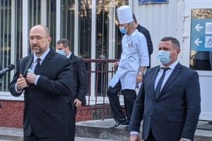 Денис Шмигаль у Луцьку: «Вакциновані особи у червоній зоні не матимуть обмежень» (Фото, відео)