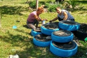 У Радехові біля школи спорудили клумбу