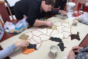 Юні волиняни на канікулах не байдикували – засівали Україну зерном (Фото)