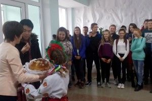 На Старовижівщині дітей вчитиме волотер із США