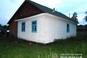 На Рівненщині 56-річний чоловік зарубав сокирою сусіда (Фото)