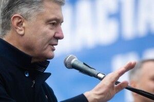 Наша команда після 25 жовтня продовжить масштабну допомогу в боротьбі з коронавірусом – Порошенко