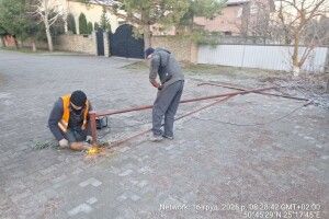 У Луцьку розчищають вулиці від незаконних шлагбаумів