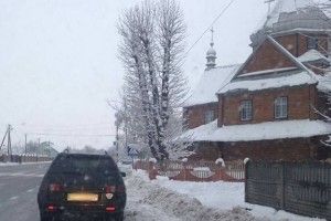 На Прикарпатті нетверезий священик-водій пояснив свій стан Святим Причастям