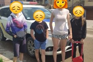 Патрульні злапали на пляжі трьох дітей, які без дозволу батьків подалися на річку купатися (Фото)