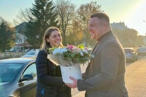 На Волинь повернулася звільнена з полону Аліна Паніна (Фото)
