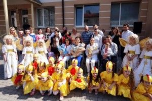 Ківерцівських трійнят урочисто виписали додому