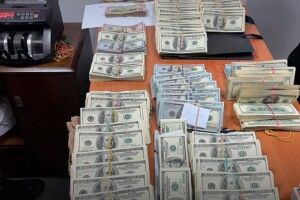 Детективи НАБУ обшукали митний пост «Луцьк» 