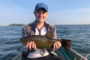 Лучанин упіймав у Світязі лина-велетня