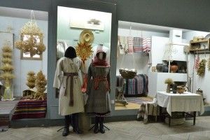 У Волинському краєзнавчому музеї діє виставка «Різдвяно-новорічні свята на Волині» (Фото)