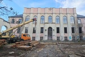 У Луцьку на будівництві Музею науки помітили уламки унікальної історичної плитки
