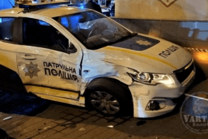 Копи потрапили у ДТП, коли супроводжували малюка у лікарню