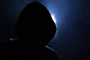 У центрі Луцька підліток ударив чоловіка, а його друг вистрелив у нього: зловмисникам повідомили про підозру